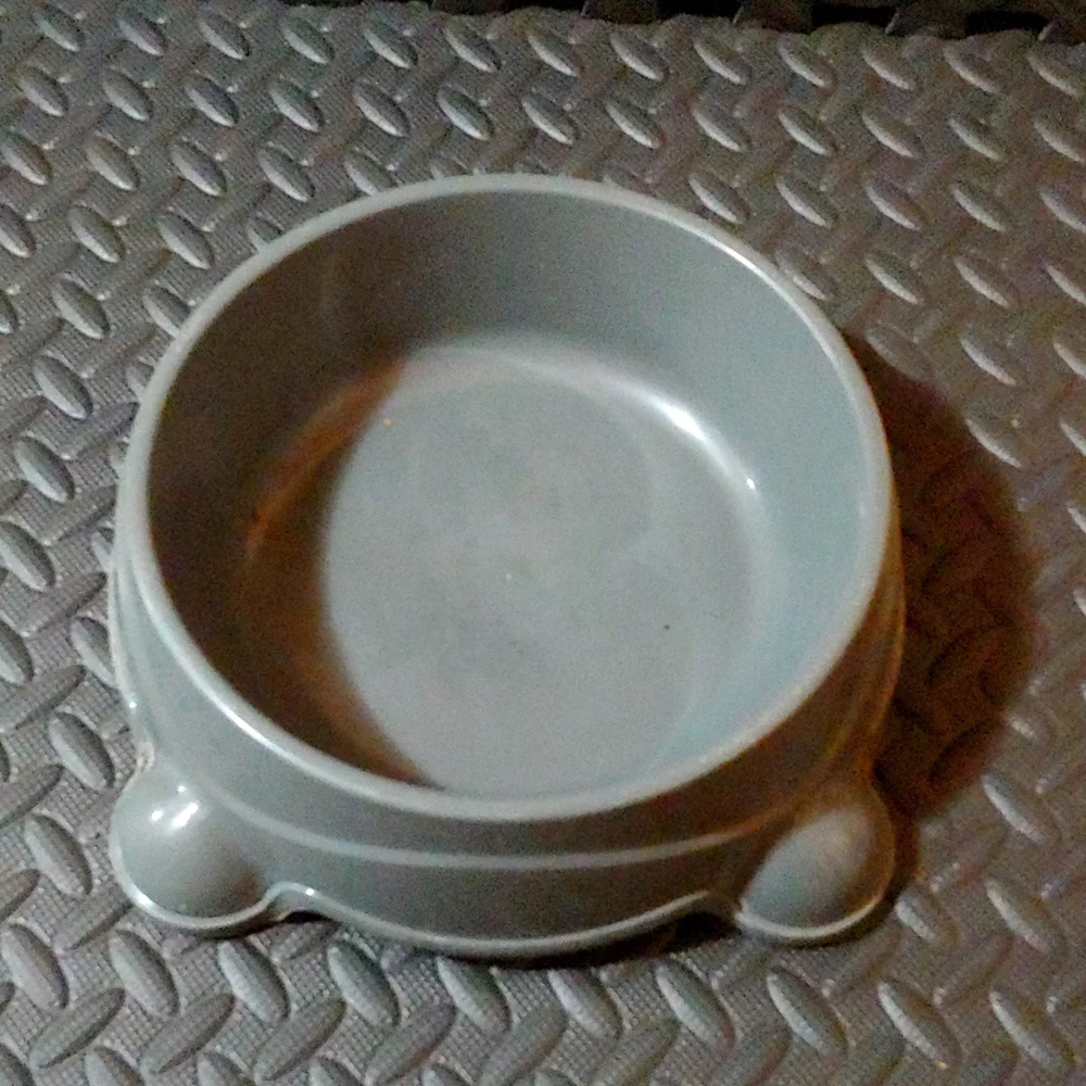 3 Dog Bowls * 2 Metal * 1 Plastic * Pet Bowls x3